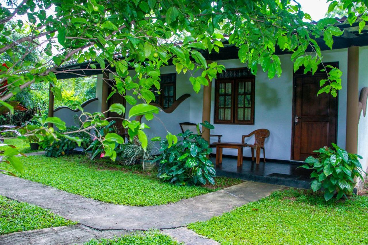 Nimsara Lodge 锡吉里亚 外观 照片