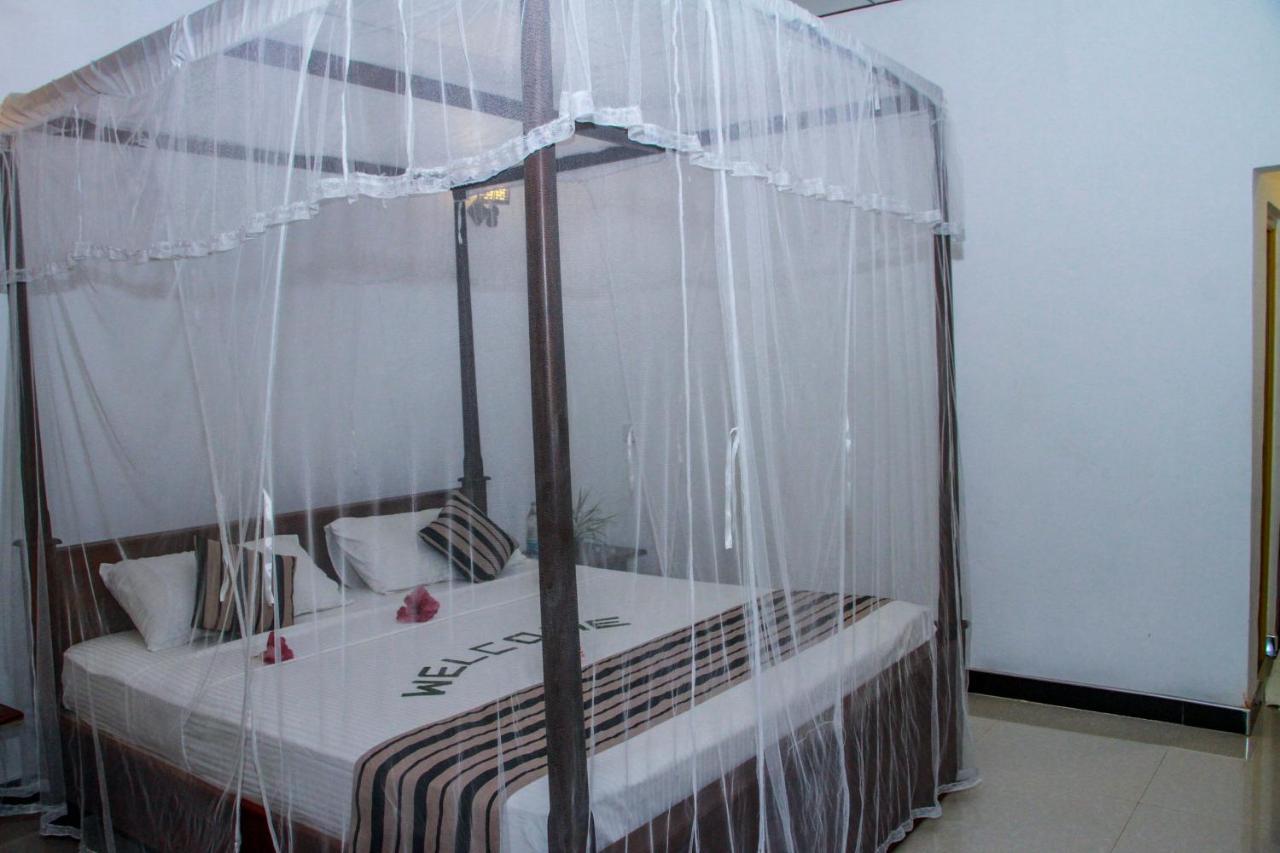 Nimsara Lodge 锡吉里亚 外观 照片